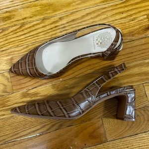 VINCE CAMUTO HAMDEN POINTED TOE PUMP BROWN/BLACK SNAKE PRINT size 9.5